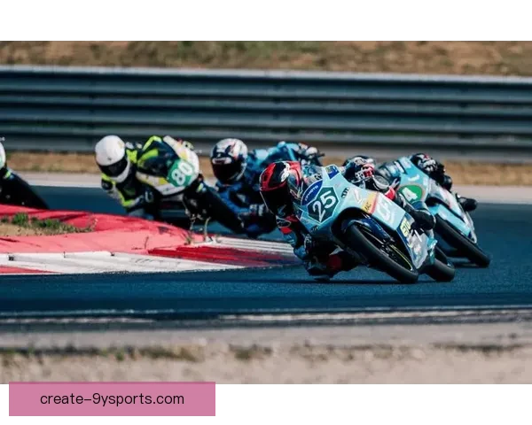 MotoGP赛季最新动态：顶级车手赛道争锋 新技术应用引发关注