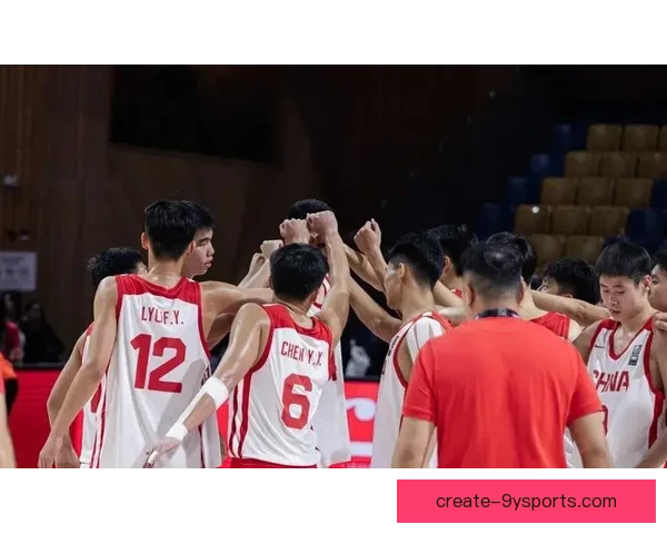 中国男篮迎战强敌，美国队主帅亲自观战，激烈对决引关注